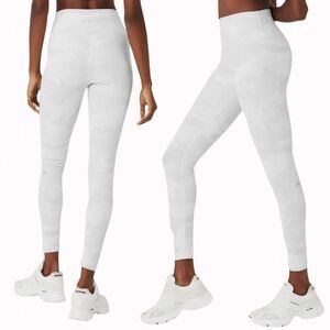 ALO Yoga High-Waist Camo Vapor Legging in White Gray Camouflage Size XS